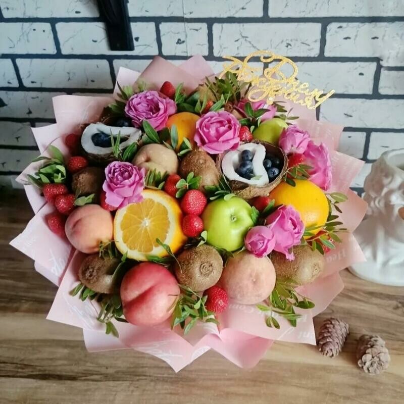 Fruktovij Boom  Fruktovij buket s kustovoj rozoj  Frukti Nachal_niku, premium