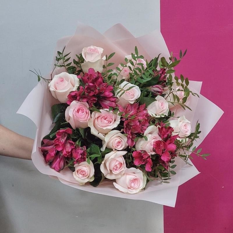 Buket s rozami i Al_stromeriej, standart