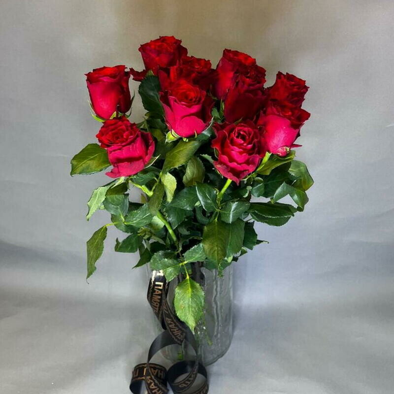 Traurnij buket iz 10 krasnih roz  Rozi na pohoroni Pohoronnij buket, premium