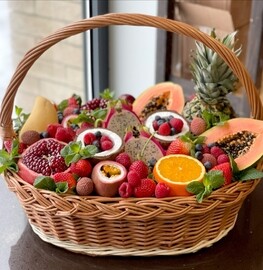 Фруктовая корзина с экзотическими фруктами Корпоративный подарок