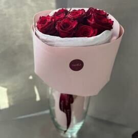 YAgodka  Buket s krasnoj rozoj  Krasnaya roza mamochke