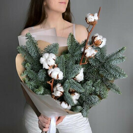 Buket iz goluboj eli (nobilis) i natural_nogo hlopka