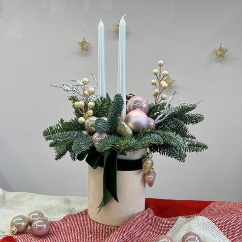 Новогодняя композиция со свечами и живой хвоей в бархатной коробке, стандартный