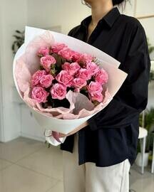 Букет из кустовых роз