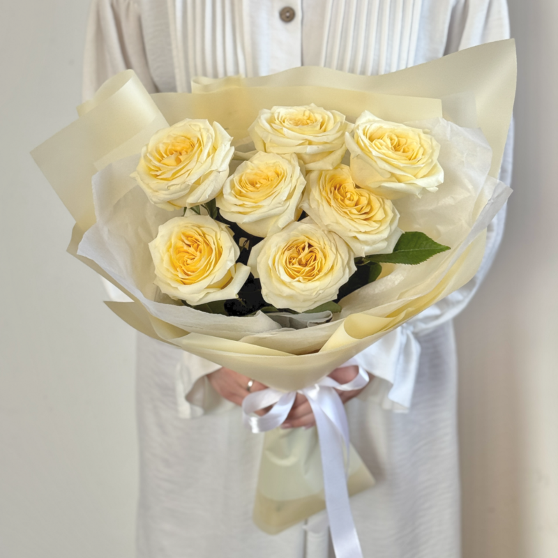 7 Пионовидных Белых Роз, 7 роз