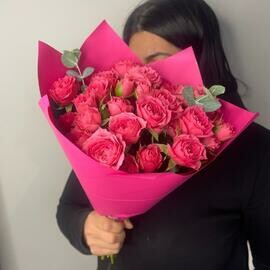 Kustovaya Roza pionovidnaya