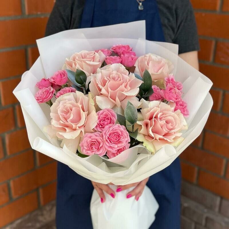 Букет из французских и кустовых роз, стандартный