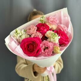 Сборный букетик с розами, маттиолой, эустомой