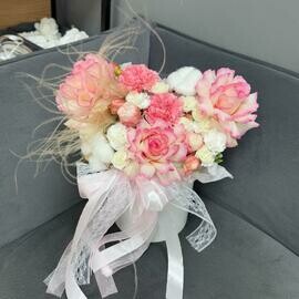 «Strawberry milk» бокс с французскими розами и хлопком