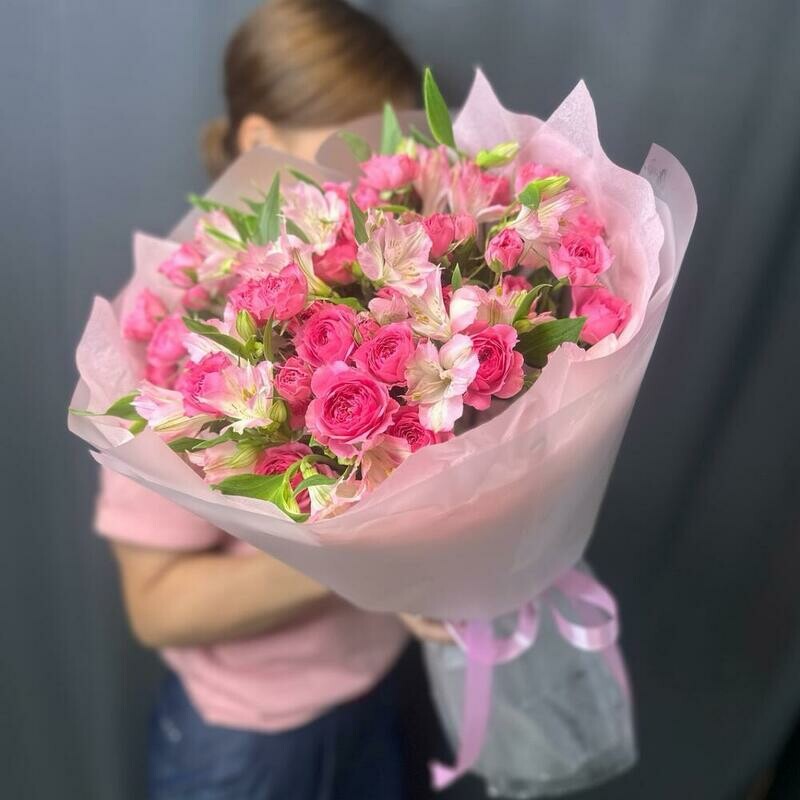 Bouquet with bush roses and alstroemeria, standart
