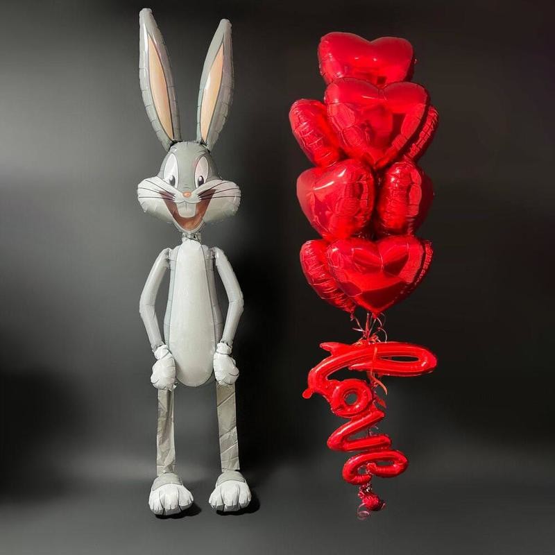 Fontan krasnih serdetc i Hodyachaya figura Zayatc, standart