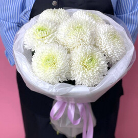 Букет белоснежных хризантем