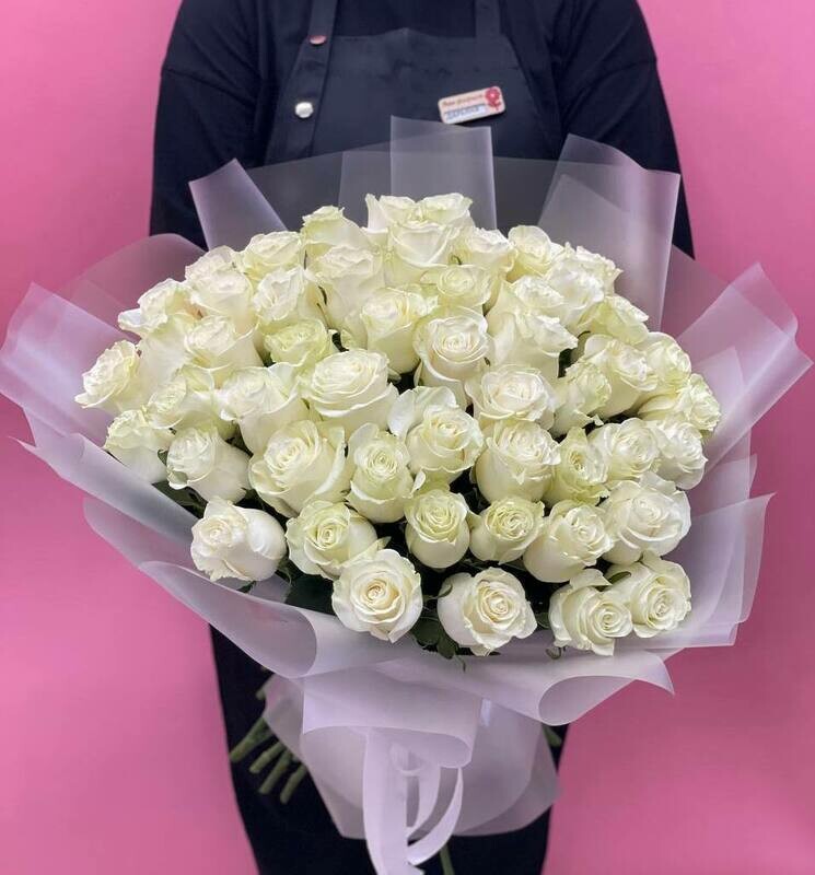 Belie rozi 51 sht na atlasnoj lente, belie rozi 51 sht v upakovke