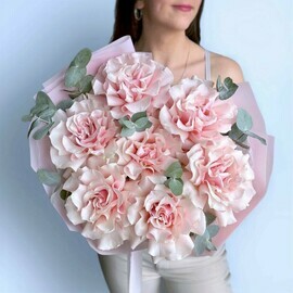 Buket iz 7 frantcuzskih roz