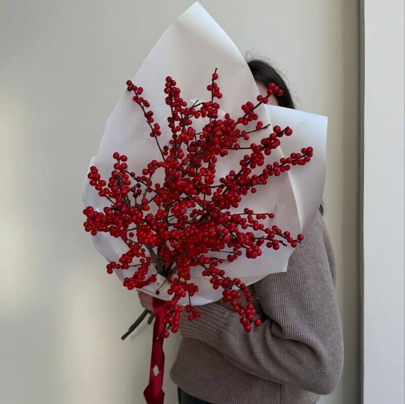 Монобукет алого Илекса, 5 шт