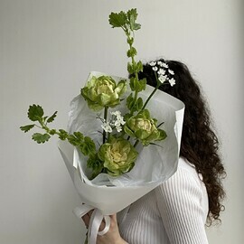 Avtorskij buket iz roz Veggi