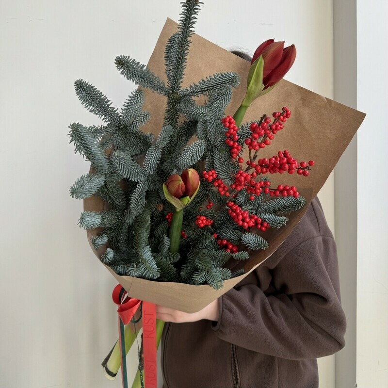 Авторский букет с нобилисом, амариллисом, илекс, стандартный