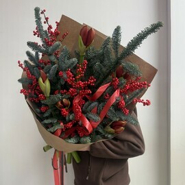 Авторский букет с нобилисом, илексом , амарилисамиКак 