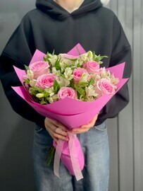 Букет с нежно розовыми розами