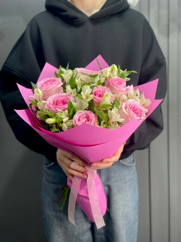 Buket s nezhno rozovimi rozami, standart