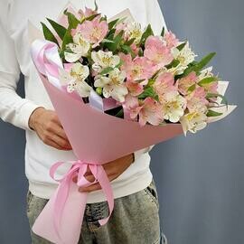 Букет белых и розовых альстромерий "Нежность"