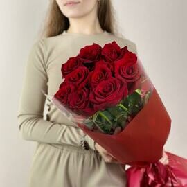 Izyashnij buket iz 9 krasnih roz 0040M-009