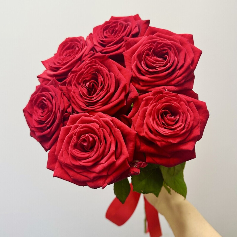 Роза Ред Наоми 7 шт, роза ред наоми 7 шт