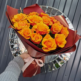 YArkie oranzhevie rozi