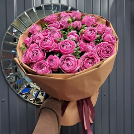 "Misti Bablz" pionovidnaya roza