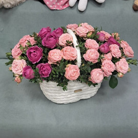 Korzina kustovih roz