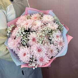 Buket ih hrizantemi i gipsofili