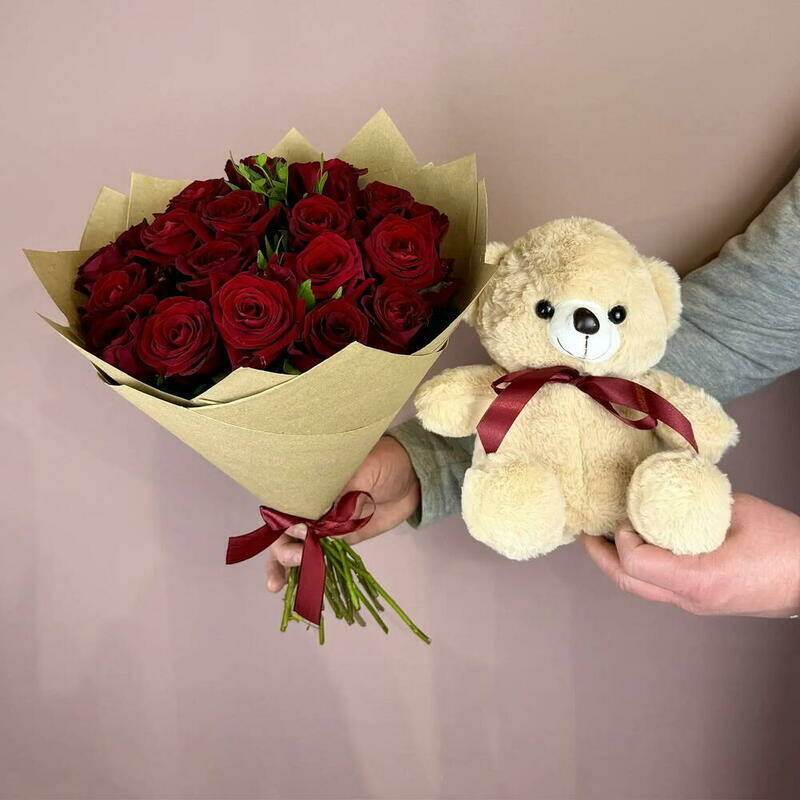 Buket bordovih roz v krafte i medved_, standart