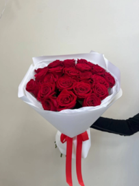 Monobuket iz krasnih roz