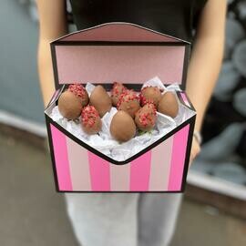 10 клубник в коробке конверт «Конверт счастья»