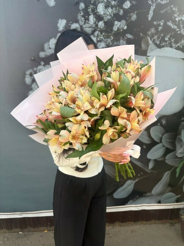 Букет из альстремерий , стандартный