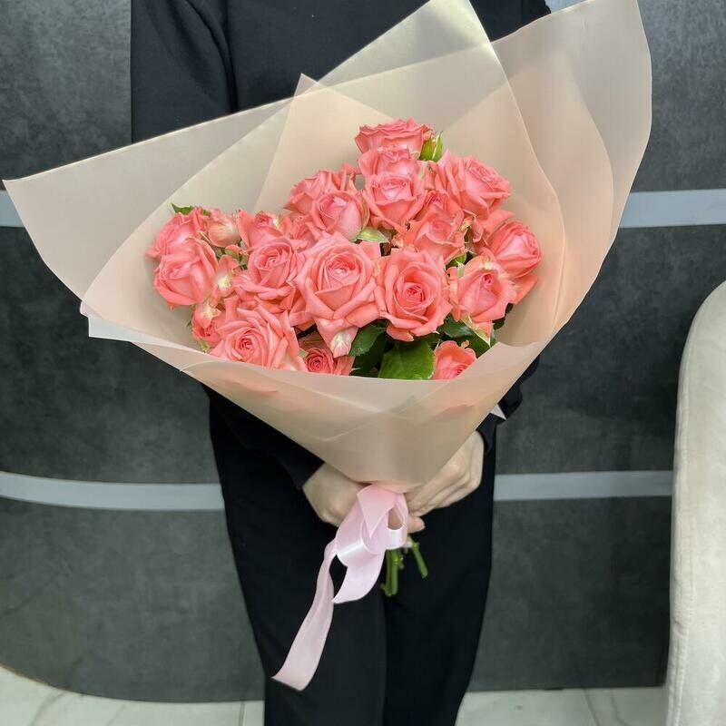 Букет из 5 веток прекрасной кустовых роз Сорта Барбадос, стандартный