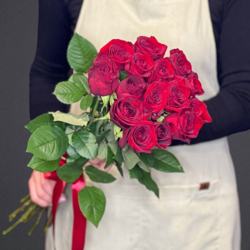 15 красных роз, стандартный