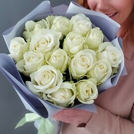 15 Белых роз  в упаковке