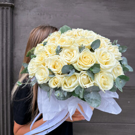 41 роза в боксе 