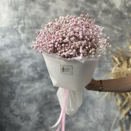 Buket iz rozovoj gipsofili