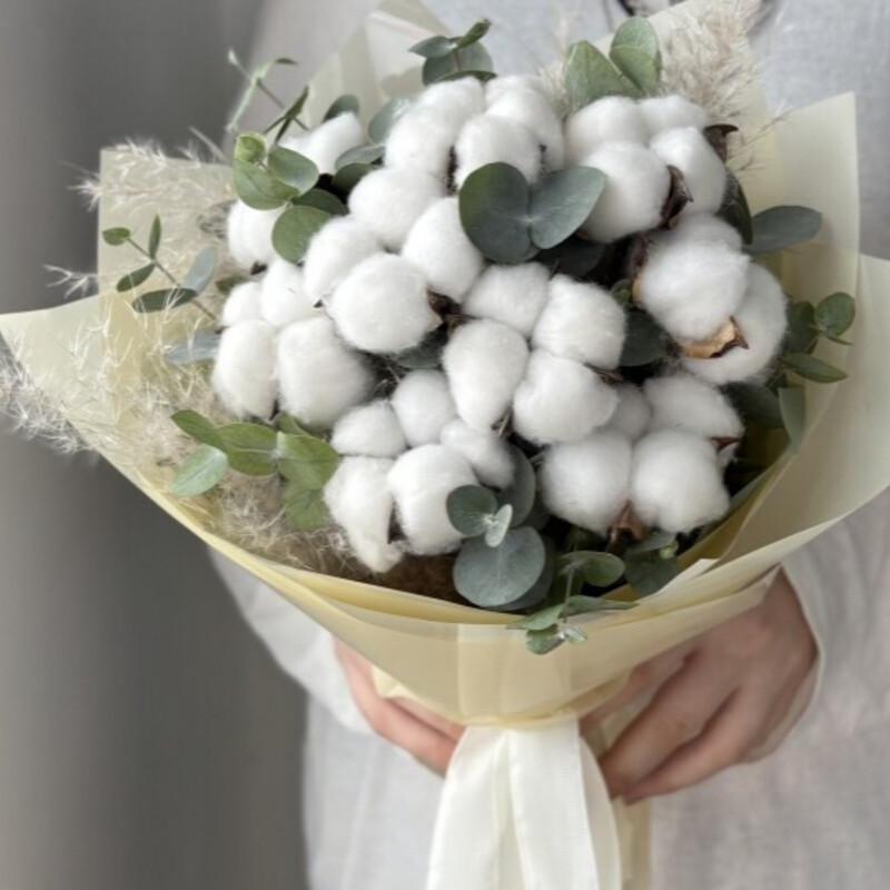 Buket iz hlopka i evkalipta, reduced