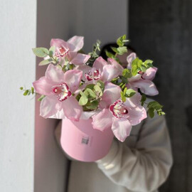 Коробочка с орхидеями