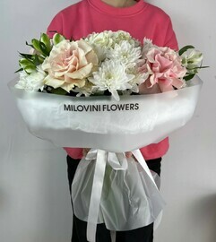 Букет из гортензии, хризантемы, альстромерии