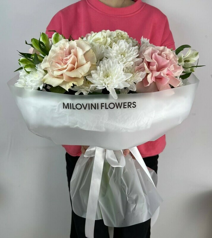 Buket iz gortenzii, hrizantemi, al_stromerii, standart