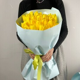 Букет из 35 желтых тюльпанов