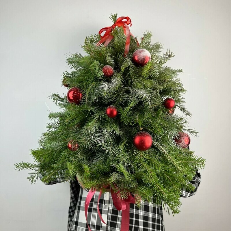 Декоративная ёлка с игрушками, стандартный