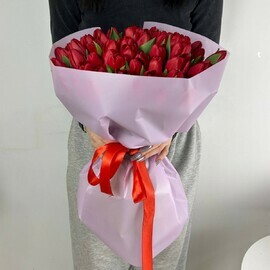 Buket iz 51 krasnogo tyul_pana