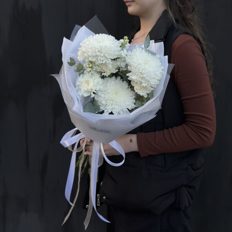 Нежный букет с хризантемой диантусом, и маттиолой , стандартный