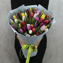 Buket iz 51 tyul_pana miks 40 sm