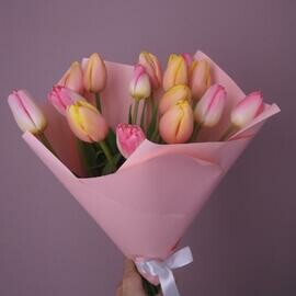 Букет из 15 тюльпанов микс 35 см